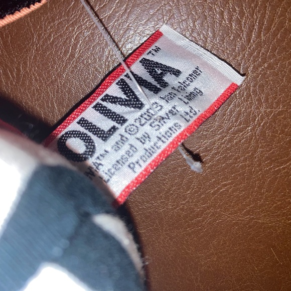 Olivia Pig Opera and Ring Master Plush Toy - Picture 6 of 9